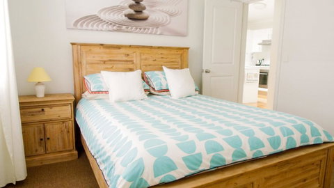 'RIVERSIDE RETREAT' 544 Ocean Drive, North Haven - Accommodation Cairns 1