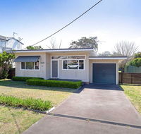 'Shoalz' 28 Rigney Street - Renovated Pet Friendly Cottage  Boat Parking - Accommodation Cairns