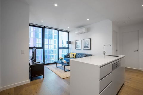 , HollywoodDream@2Bd2Bth Lv38, Free Tram, Mel CBD - Accommodation Cairns 0