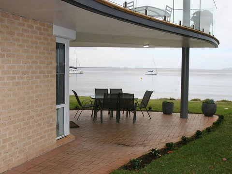 1 'The Clippers' 131 Soldiers Point Road - Fabulous Waterfront Unit - Accommodation Cairns 0