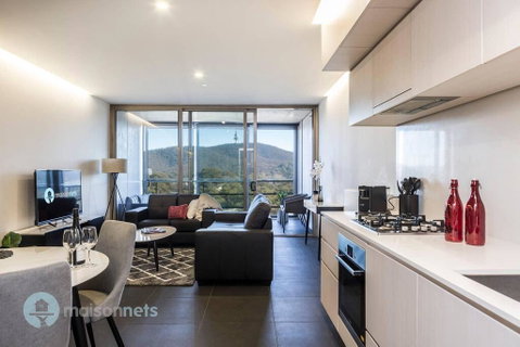 1 Bedroom Apt With Parking Walk To ANU - Accommodation Cairns 1