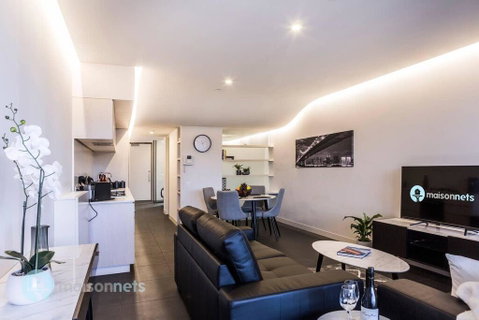 1 Bedroom Apt With Parking Walk To ANU - Accommodation Cairns 2
