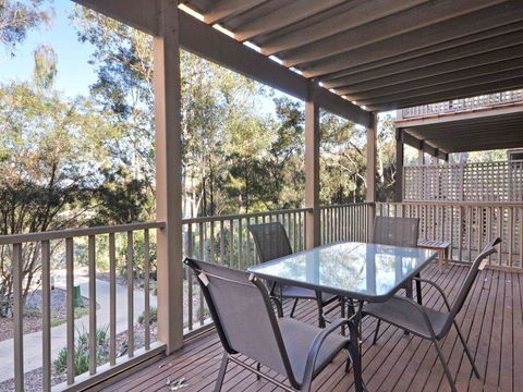 1 Bedroom Executive Villa Located Within Cypress Lakes - Accommodation Cairns 0