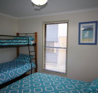 1 Naiad Court - Lowset family home with swimming pool and covered deck. Pet friendly - Accommodation Cairns