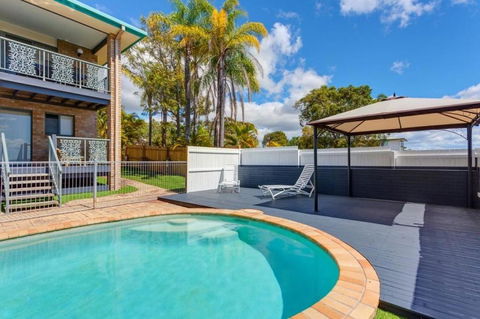 1-33 Tingira Close - Rainbow Beach, Gorgeous Ocean Views, Swimming Pool, Air Conditioning - Accommodation Cairns 2