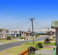 1/32 Ocean Avenue - three bedrooms three bathrooms air con boat parking  water views - Accommodation Cairns