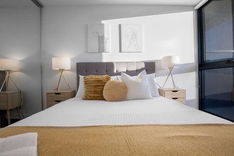 107, Light Filled Cozy Apt In The Heart Of St Kilda - Accommodation Cairns 2