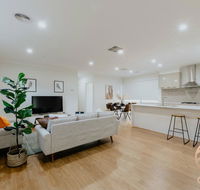 118 Refreshing 3BR Werribee Family House - Accommodation Cairns