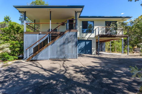 12 Ibis Court - Highset Beach House With Natural Bushland Gardens And Covered Decks - Accommodation Cairns 0