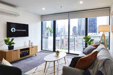 2 Bdrm 2 Bthrm Apt With Parking In Central CBD - Accommodation Cairns 0