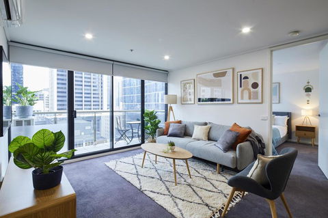 2 Bdrm 2 Bthrm Apt With Parking In Central CBD - Accommodation Cairns 1