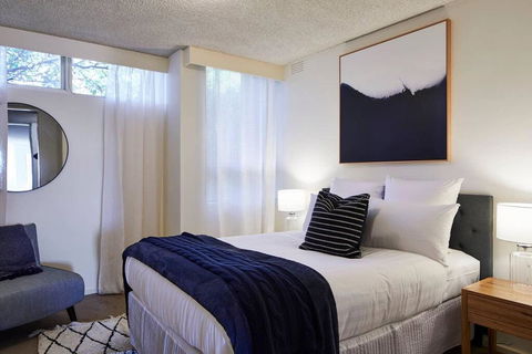 2 Bdrm South Yarra Apt With Balcony And Parking - Accommodation Cairns 2