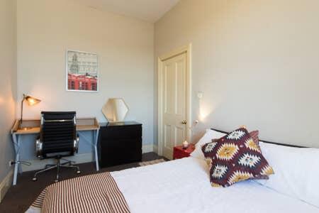 2 Bedroom Harbour View At The Rocks Heart Of CBD - Accommodation Cairns 2