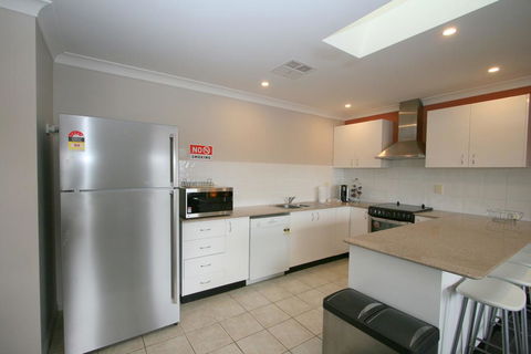 2/17 Jillamatong Street - Accommodation Cairns 2