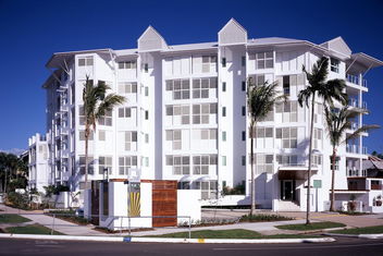 201 Lake Street with Accommodation Cairns