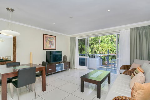214 Spindle Cowrie Apartment - Accommodation Cairns 1