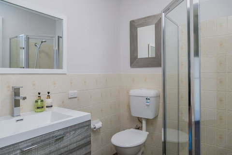 235 Mitchell Parade, Mollymook - Accommodation Cairns 3