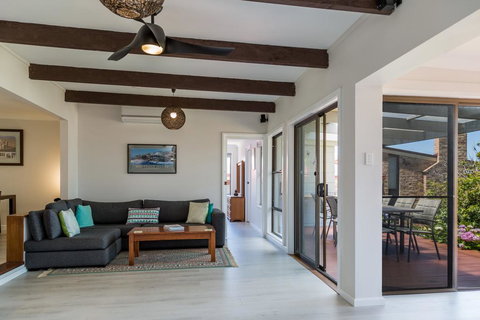 235 Mitchell Parade, Mollymook - Accommodation Cairns 1