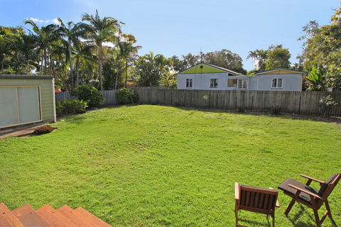 24 Sundew Street, Mudjimba - 500 Bond - Pet Friendly, Linen Supplied, WIFI, Air Cond. - Accommodation Cairns 2