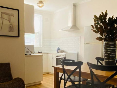 Budget Barossa - Accommodation Cairns 0