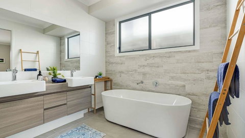 Cabarita Reef House - Pool, Lake, Beach & AC! - Accommodation Cairns 3