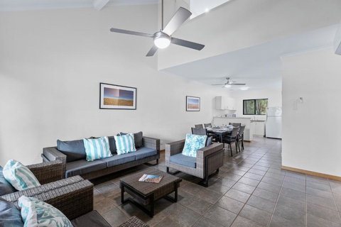 Cable Beach Apartments - Accommodation Cairns 3