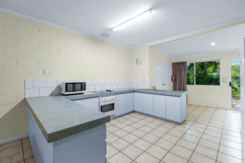 Cable Beachside Villas - Accommodation Cairns 3