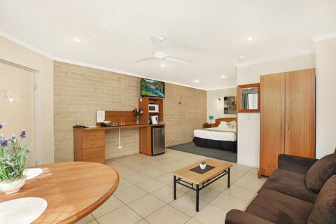 Caboolture Riverlakes Boutique Motel - Accommodation Cairns 3