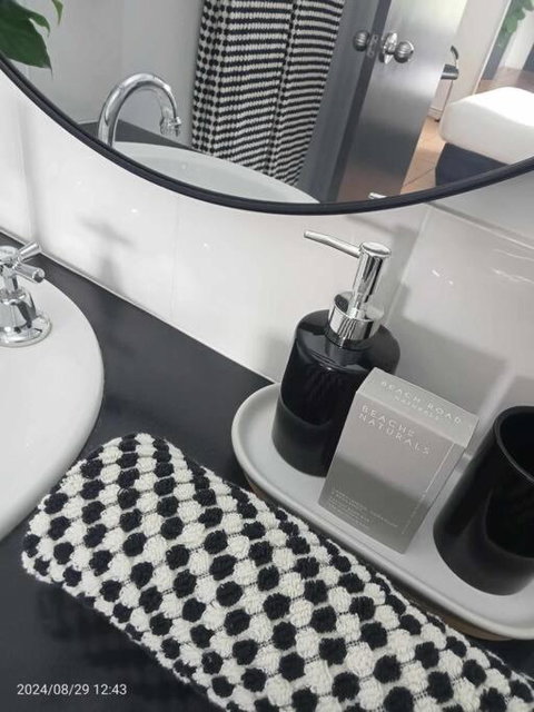 Cairns Chic Suite - Apartment A - Accommodation Cairns 3