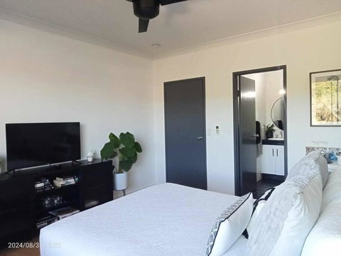 Cairns Chic Suite - Apartment A - Accommodation Cairns 2