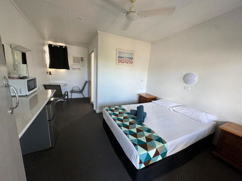 Cairns City Motel - Accommodation Cairns 2