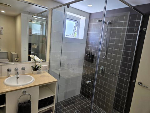 Cairns Reefside Retreats - Accommodation Cairns 4