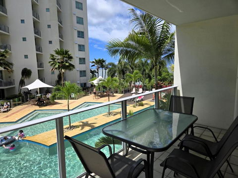 Cairns Reefside Retreats - Accommodation Cairns 1