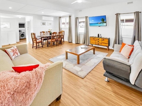 Camellia Cottage On Church - Accommodation Cairns 0