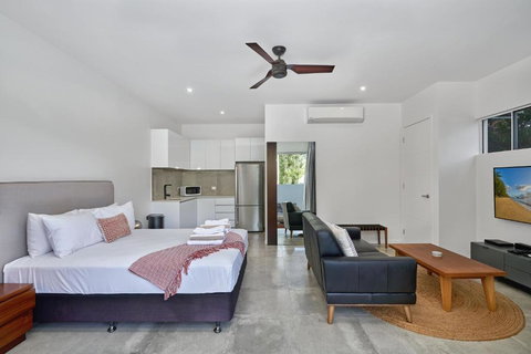 Canopy Views Holiday House With Heated Pool - Accommodation Cairns 2