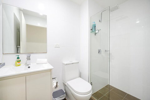 Canterbury Fashion 2Br Steps To Train & Woolworths - Accommodation Cairns 4