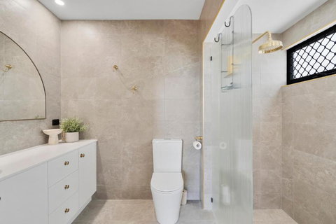 Capri By The Sea - Accommodation Cairns 3