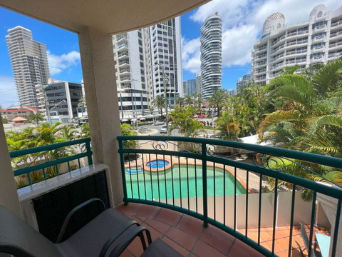 CHA Private Apts Aruba Beach - Accommodation Cairns 1