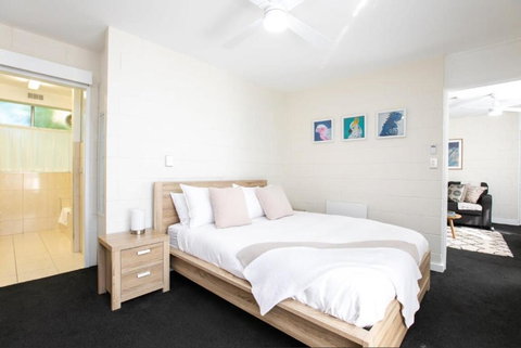CBD Apartment By The Park: WiFi & Parking - Accommodation Cairns 4