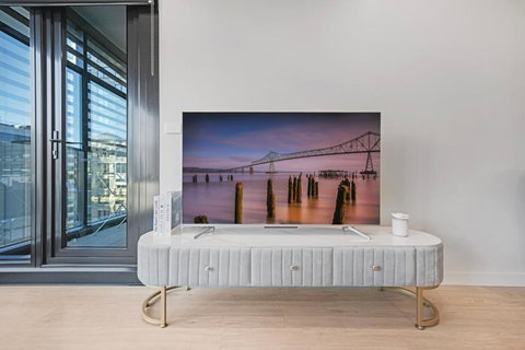 CBD Center Gem Modern 1-Bedroom Apt - Accommodation Cairns 3