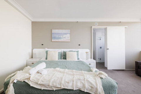 CITY River View The Best Places To Watch Fireworks - Accommodation Cairns 3