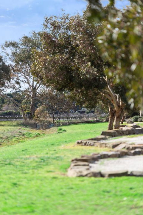 Crimson Ridge - Wines, Vines And Dine - Accommodation Cairns 4