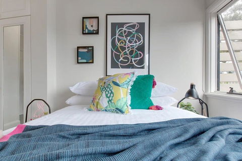 Cute Heritage Home With Balcony Close To The City - Accommodation Cairns 4