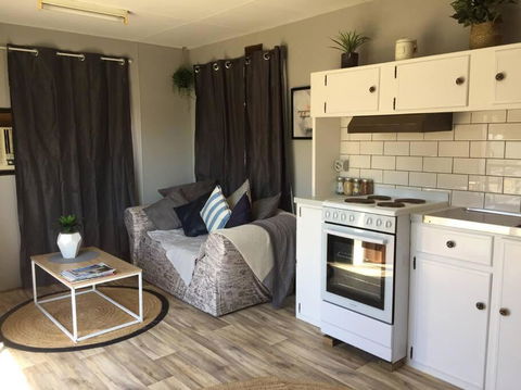 Cute Private Studio Flat With AIRCON! - Accommodation Cairns 4