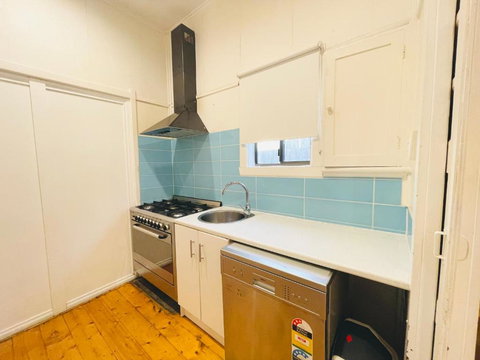 D114 Victorian Central Stay - Accommodation Cairns 4