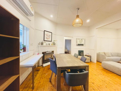 D114 Victorian Central Stay - Accommodation Cairns 3
