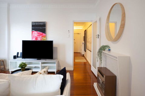 Deco Amour, Bellevue Hill Isyd - Accommodation Cairns 1