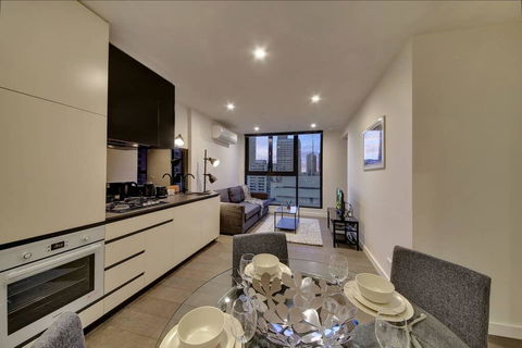 2BR Suites On Bourke, Perfect Location, Views - Accommodation Cairns 0