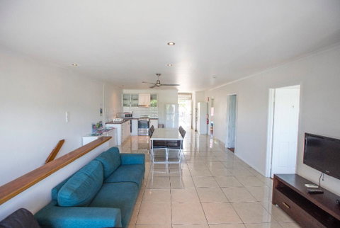3 Bedroom Apartment // Spence St - Accommodation Cairns 0