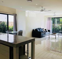 3 Bedroom Executive Luxury Beachside Townhouse - Accommodation Cairns